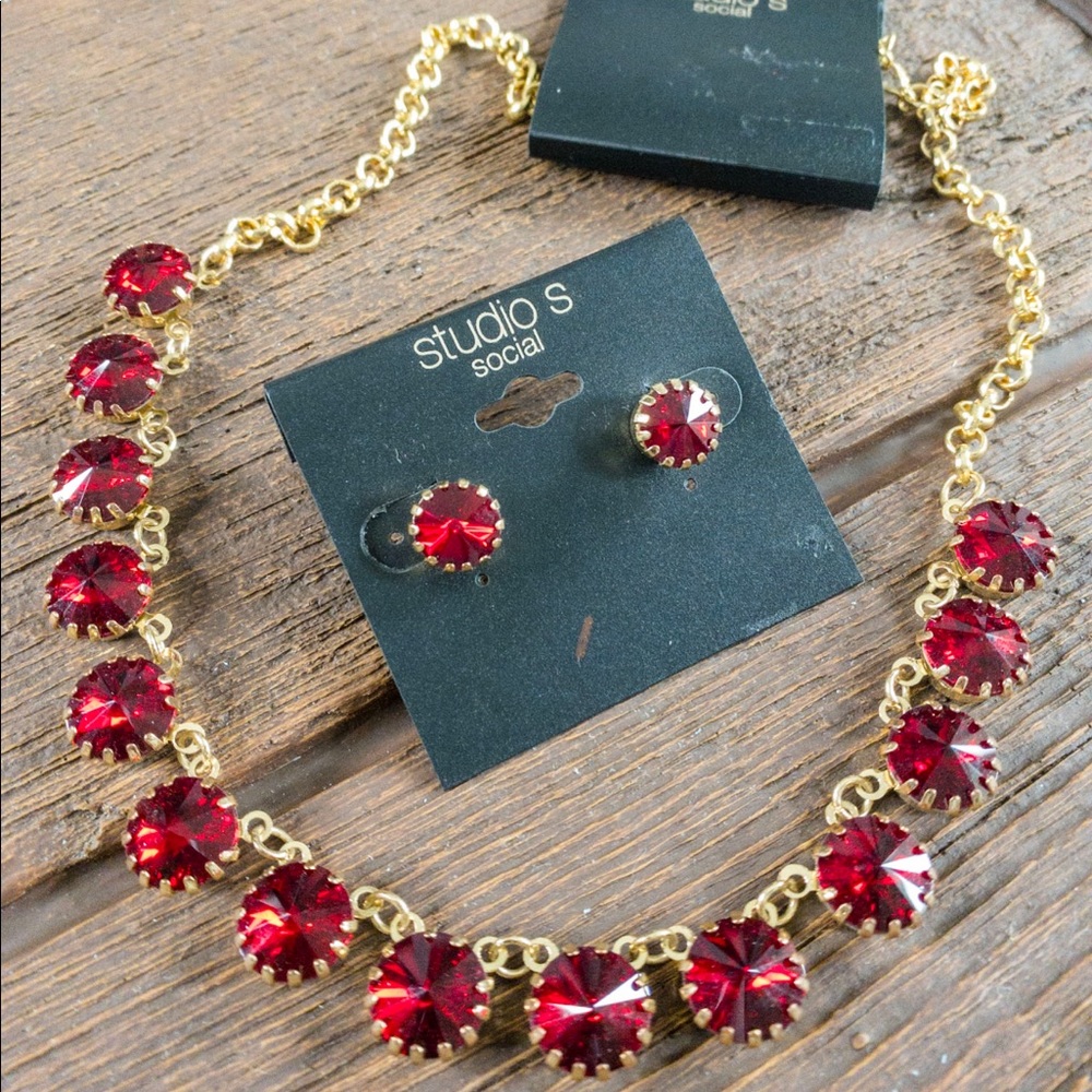 NEW Statement Necklace & Earring Set Boutique - Picture 2 of 2